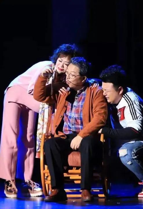 侬开心就好丨上海滑稽剧团原创现实题材作品展演十月起即将上演