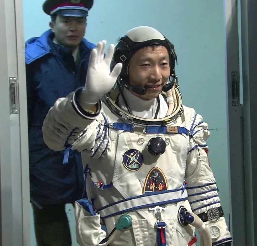 《红色印记》第90集:航天员的护身符