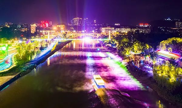 授牌大安区捧回天府旅游名县金字招牌