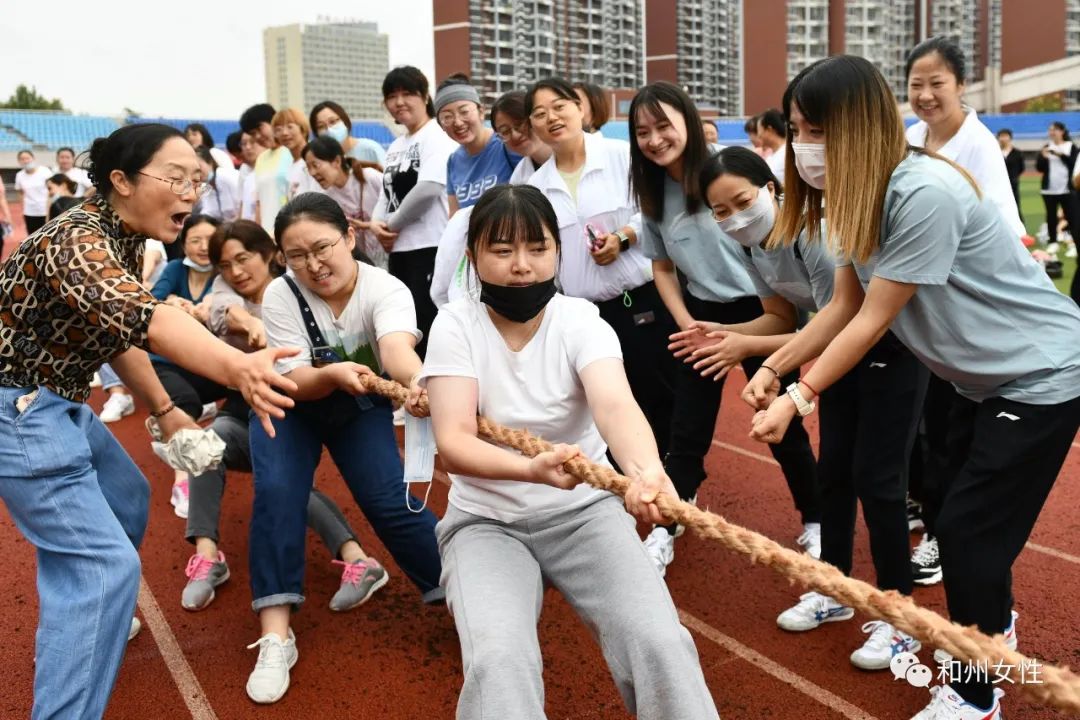 拔河比赛迎国庆