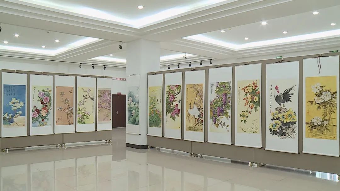 市文化馆举办庆十一书画展