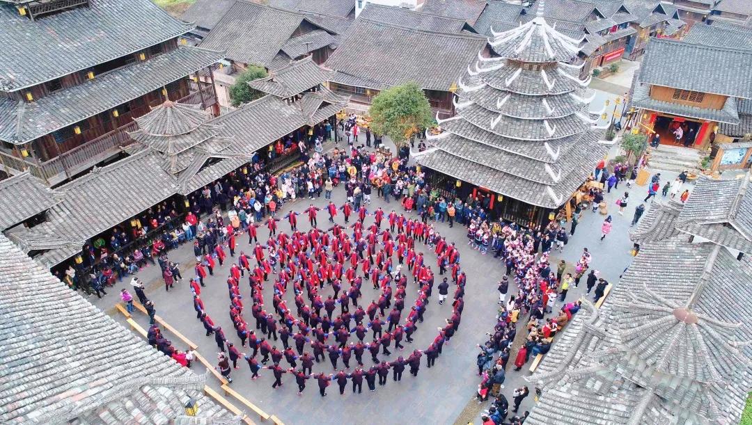 广西文化旅游形象大使王鸥走进程阳八寨景区邂逅醉美侗寨