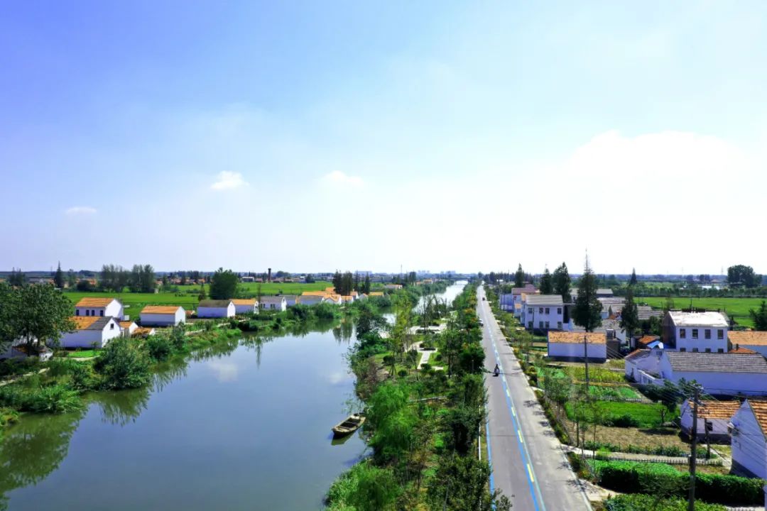 建湖:串场河道换新颜 水清岸绿景如画