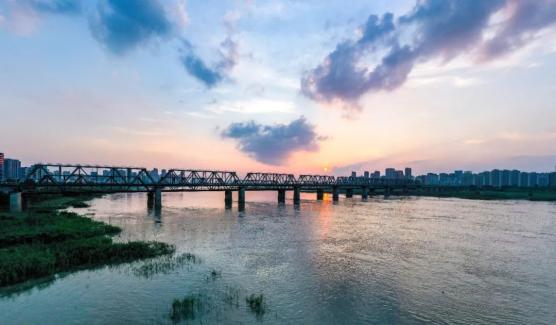淮河公路桥▲长淮卫大桥(彩虹桥)▲怀远之滨来源:蚌埠日报融媒体发布