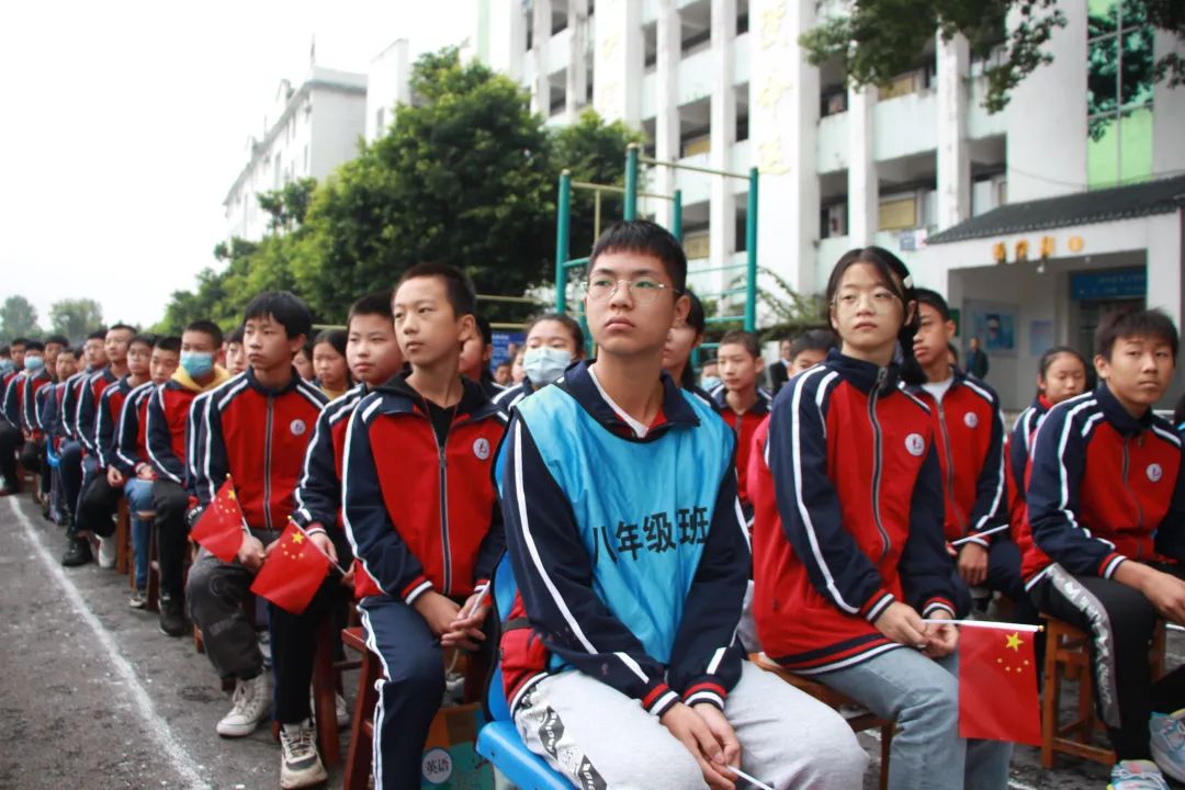 感受公平正义 江阳法院酒麒麟走进校园 开展守护
