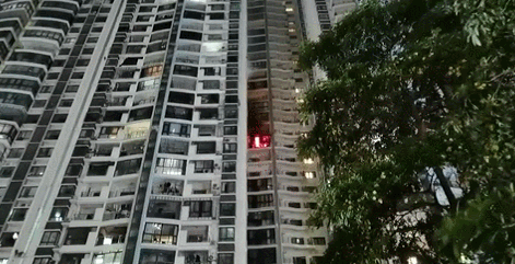 2死1伤一高层住宅突发火灾
