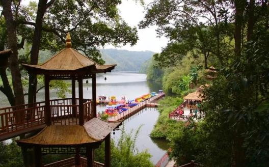 赣州市九曲度假村,位于江西省赣州市定南县天九镇的九曲河畔,是大型