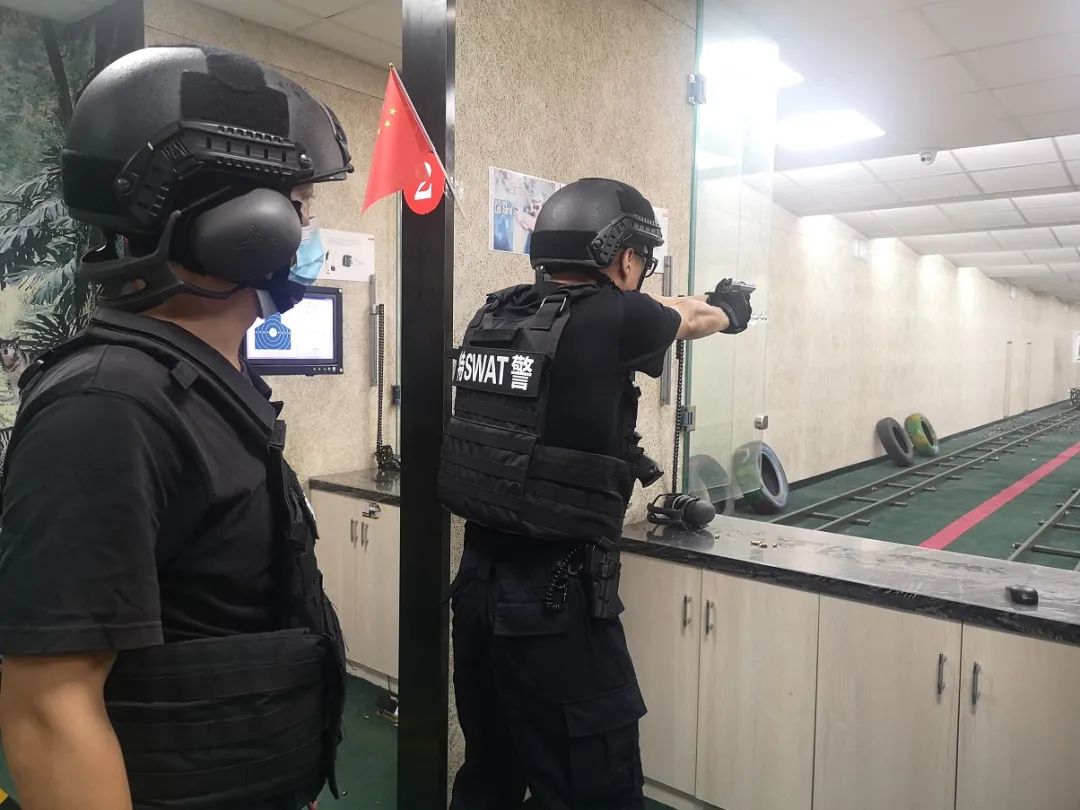 全警实战大练兵岚皋公安三个强化做实全警实战大练兵
