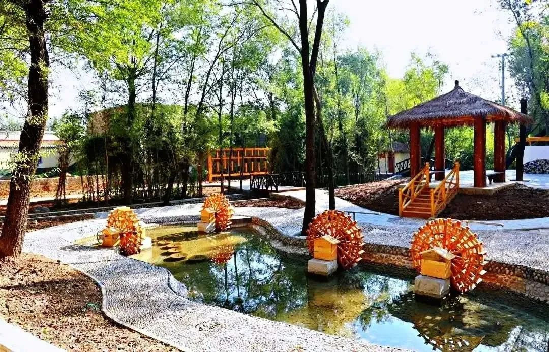 九眼泉所在地折桥镇,更是依托丰富的泉水资源,打造出了全国乡村旅游的