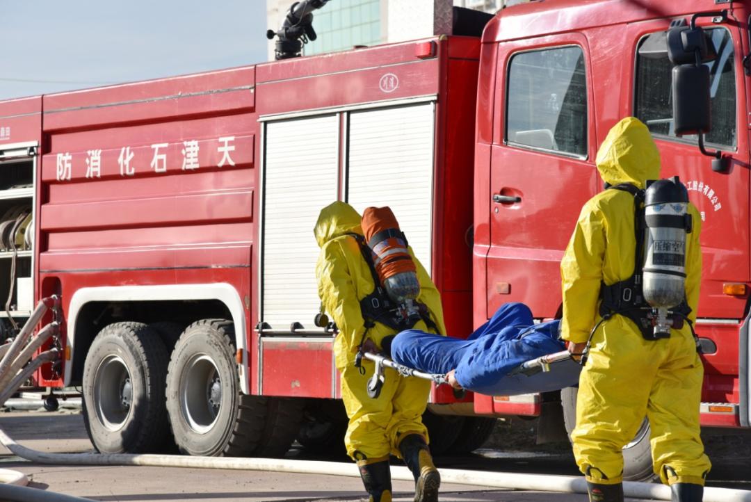 国家危险化学品应急救援天津石化队参加天津市危化品重特大爆炸事故