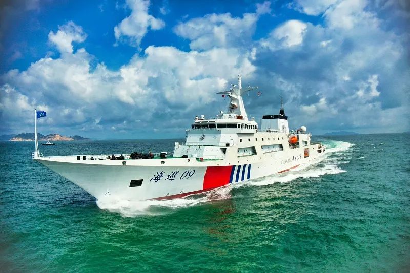 我国首艘万吨级海事巡逻船海巡09轮在广州列编