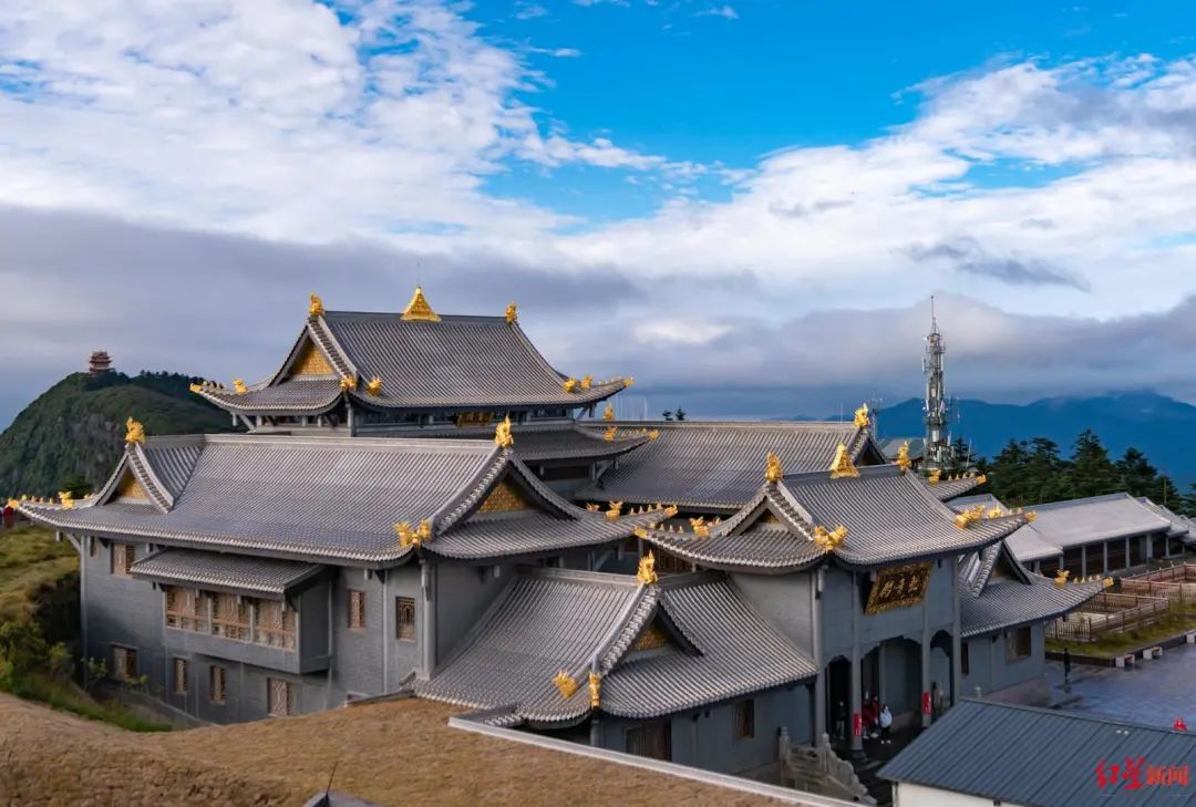 峨眉山金顶再添新景!