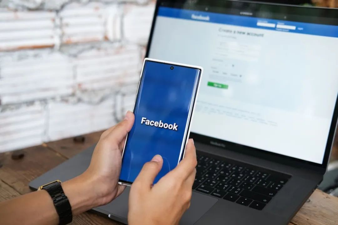 facebook,google chrome 改名救形象facebook母公司新名大猜想
