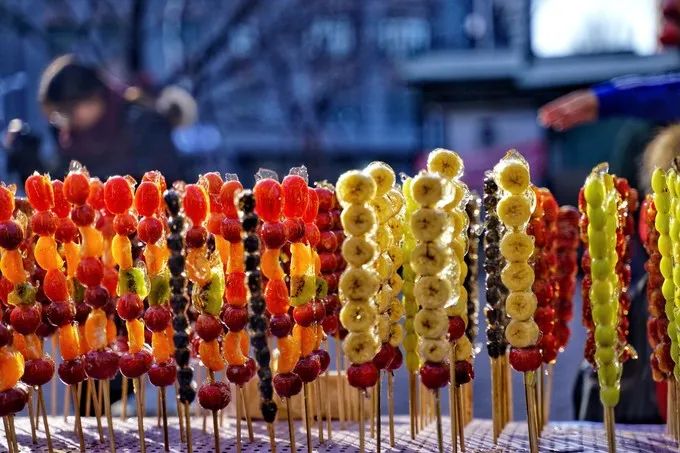 白菜100斤起买猪蹄冻成冰糖葫芦东北的冬日美食江湖有多魔幻