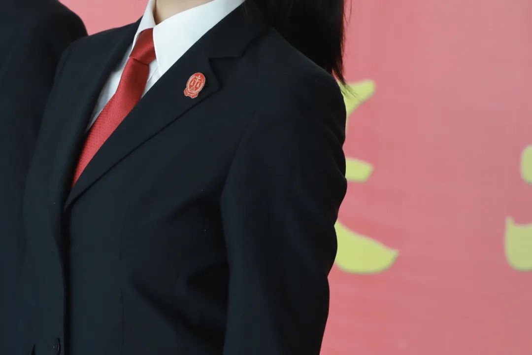 法院人民法院审判制服包括夏服,春秋服,冬服,防寒服,法袍及制服配饰等