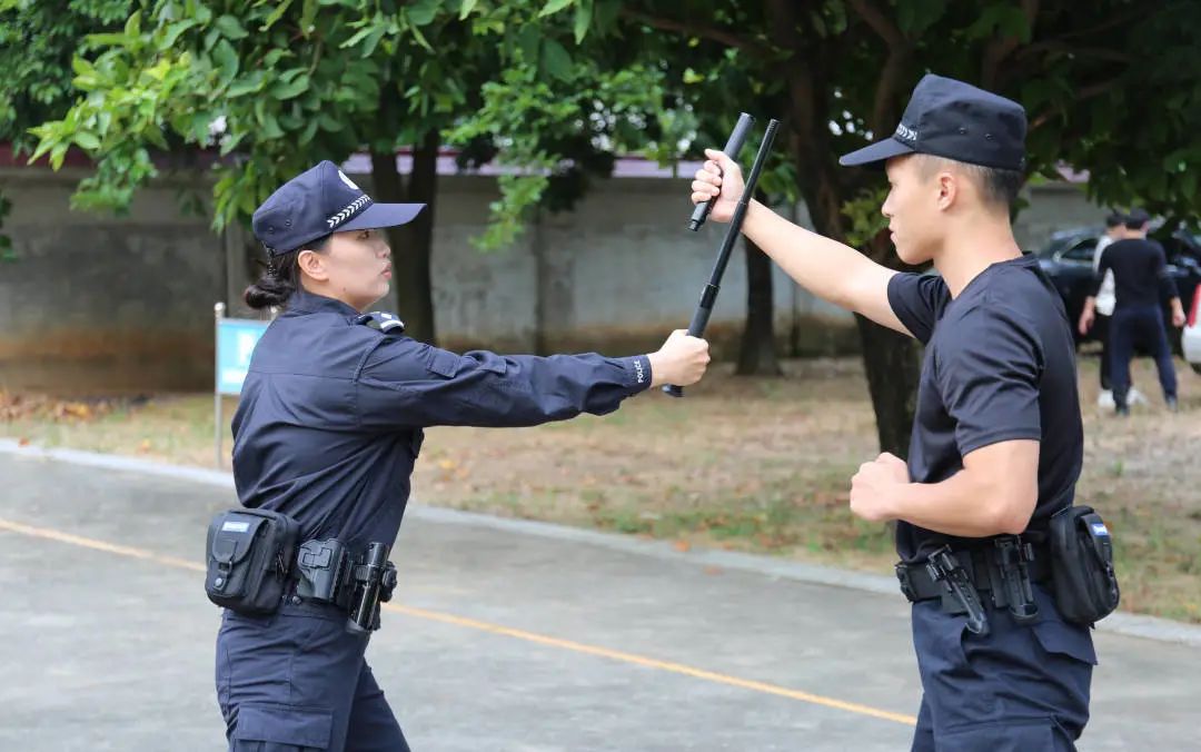 强实战铸铁军银海区法院法警大队开展实战化警务训练