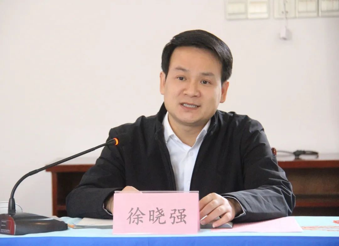 镇党委书记徐晓强深入分析了太阳镇在区位,产业,生态等几个方面的优势