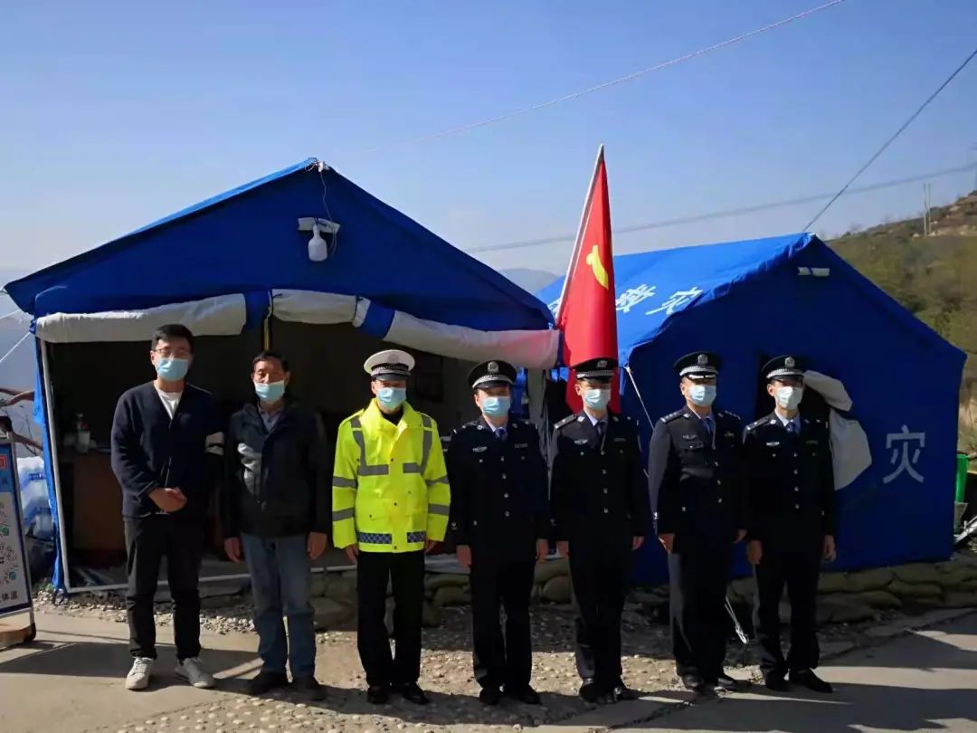 文艺战疫我们心手相连
