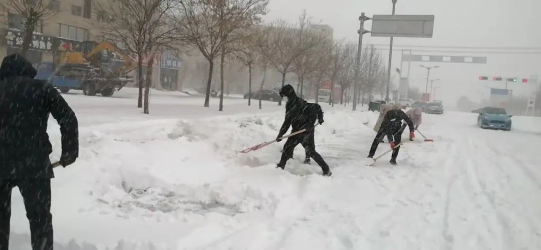 通辽启动暴雪大风ii级应急响应命令,局地已出现大暴雪!