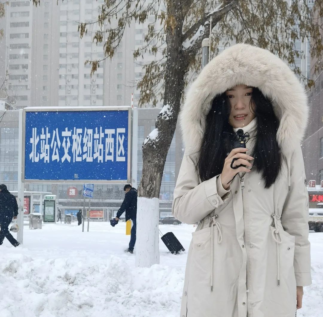 主播 孙晨添,连线直播看第一场雪▲北斗融媒记者杨诗野,王恩重