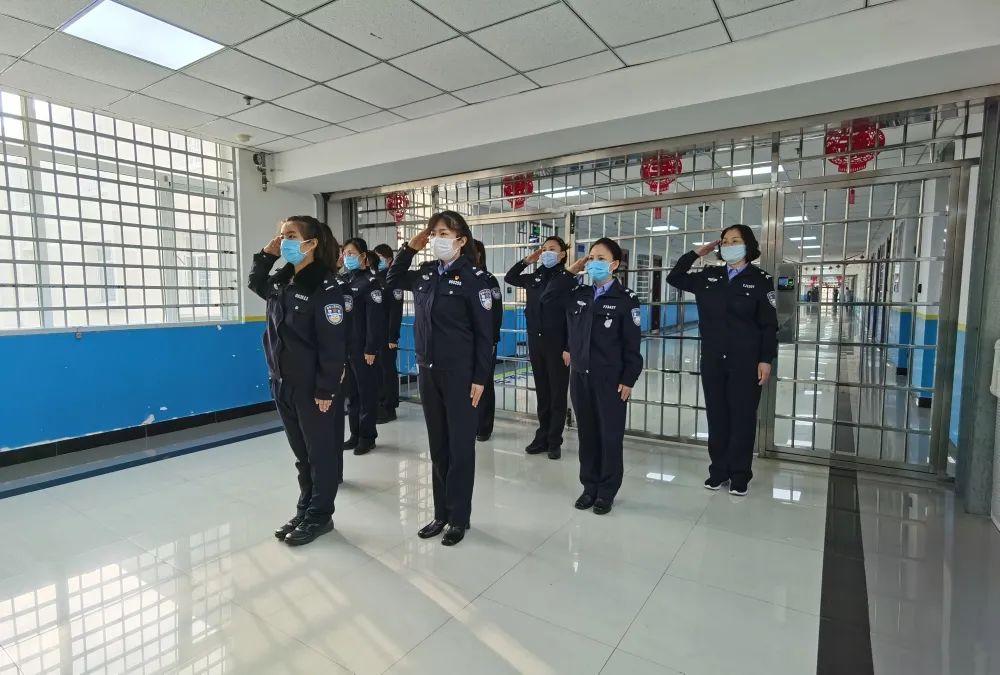 高墙玫瑰别样红——记大庆市第二看守所女子警队