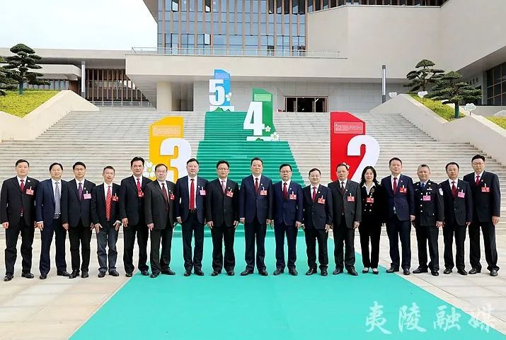 李兴兵当选夷陵区人民政府区长