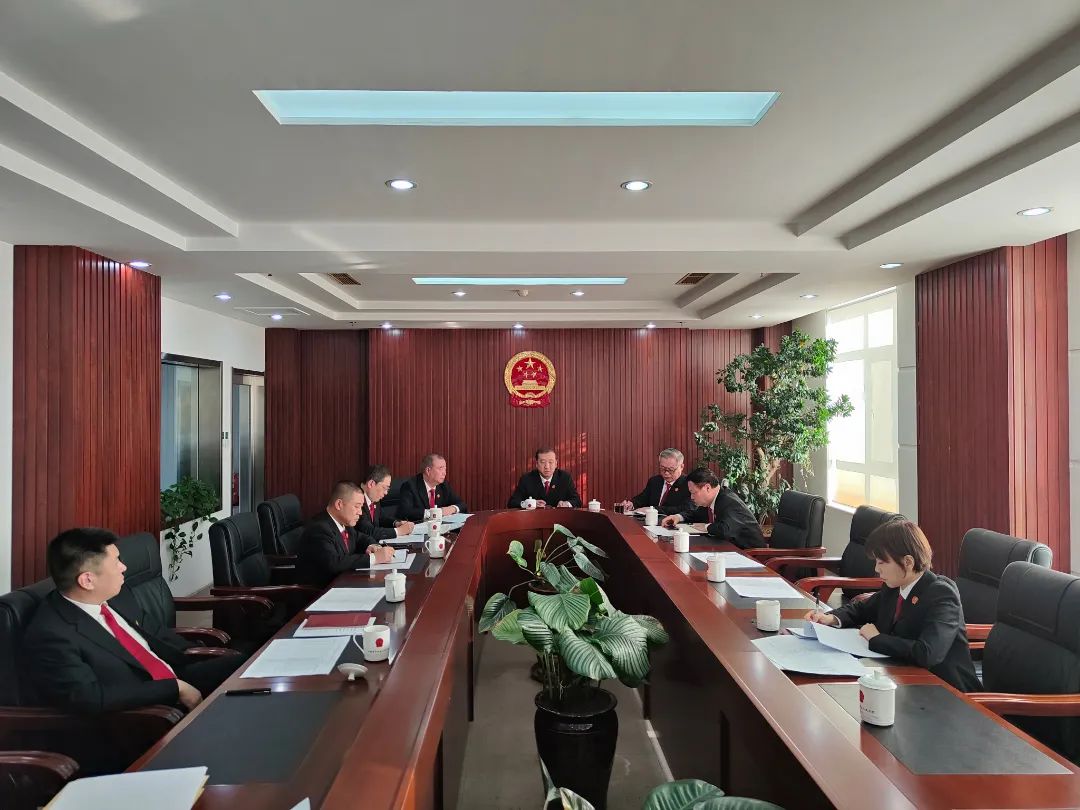 本院动态于洪法院党组书记孙浩研究部署当前法院重点工作