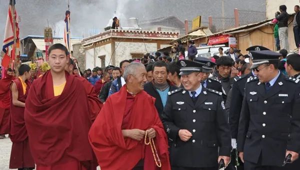 公安部授予迪庆民警庄红卫二级英模称号