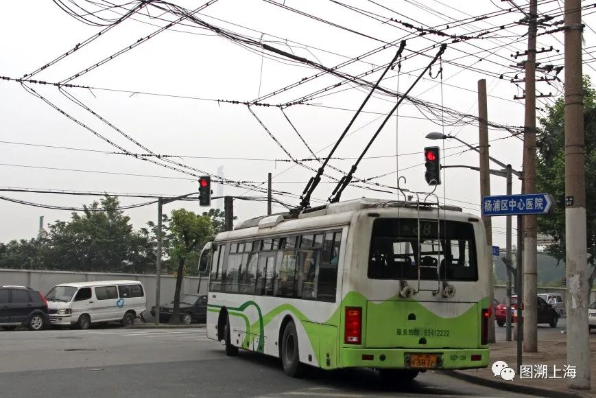 上海故事初冬时节里审视身边的无轨电车