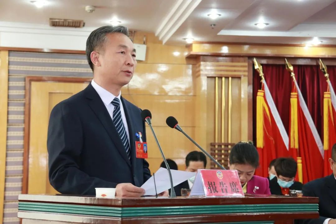 市委常委,区委书记李万岳出席会议并讲话.
