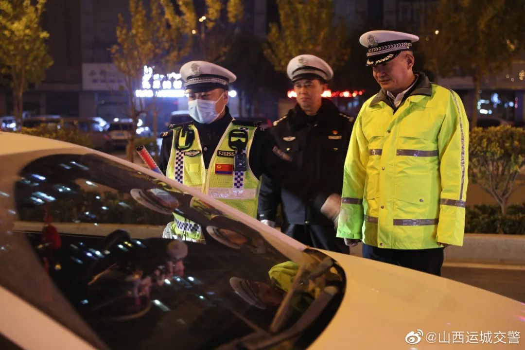 市局交警支队督导盐湖大队酒驾查处工作