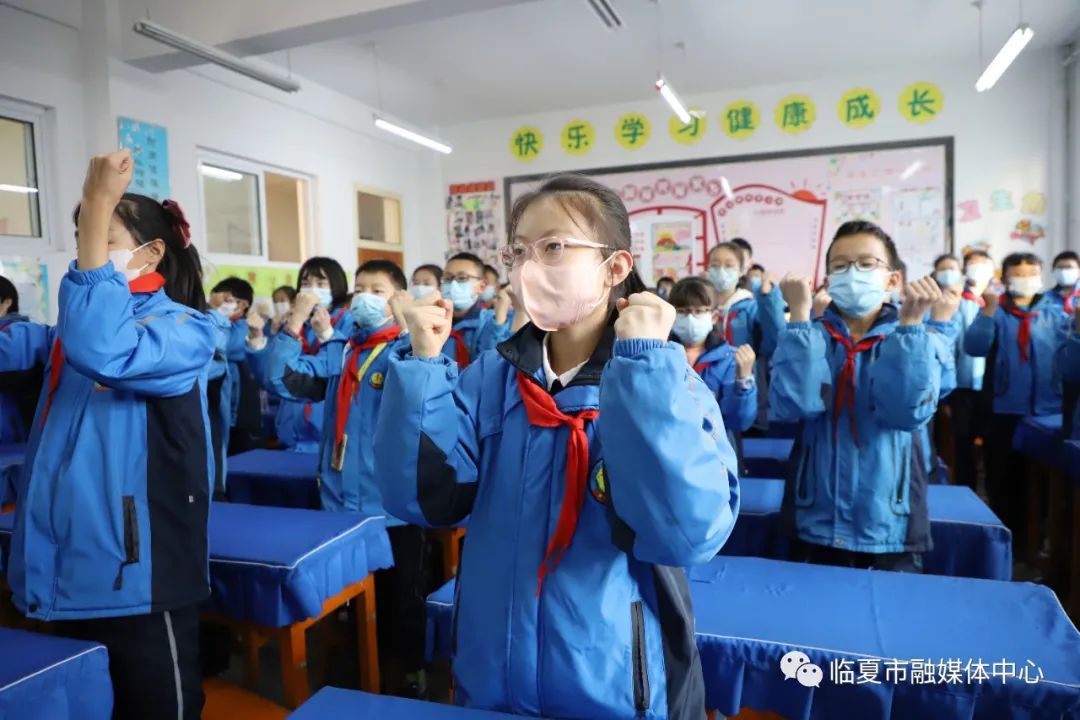 一起动起来临夏市中小学室内健身操开启校园锻炼新模式尽显青春魅力