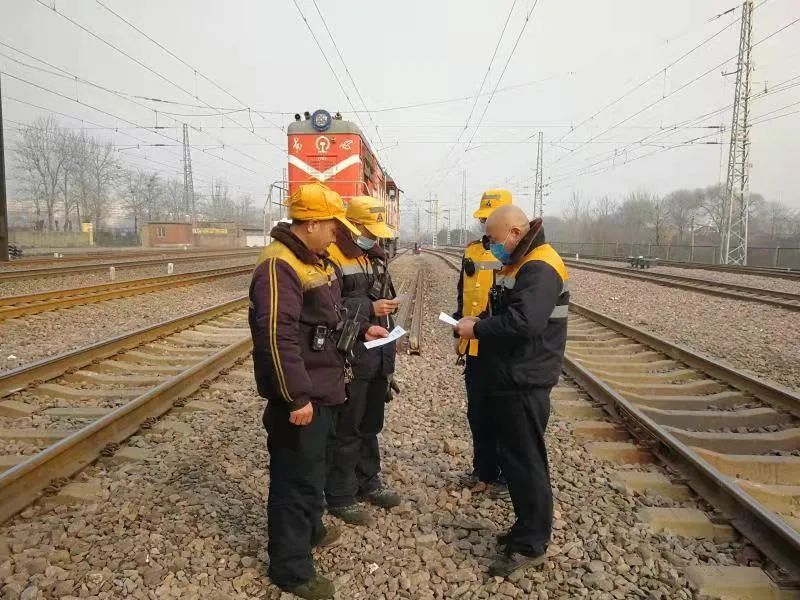 取送车作业效率 加快车辆周转 保证空车和空箱充沛洛阳车务段管内义马