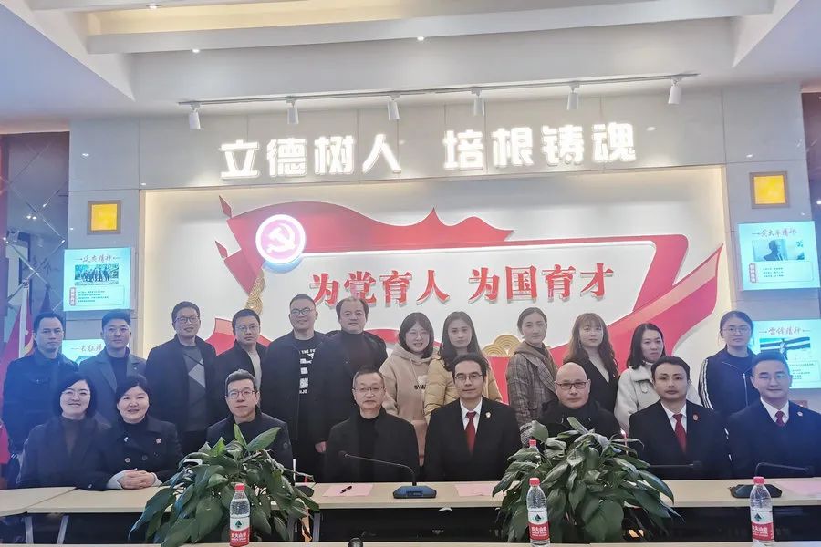 宣讲结束后,重庆安全技术职业学院副院长潘久政表示,本次宣讲授课方式