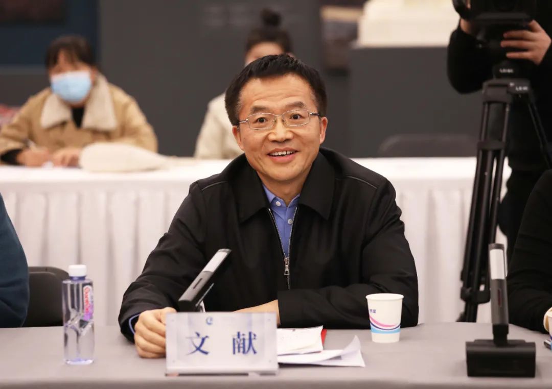 文献区长一行莅临美院,并对朝阳区多年来对学校的支持表示衷心感谢