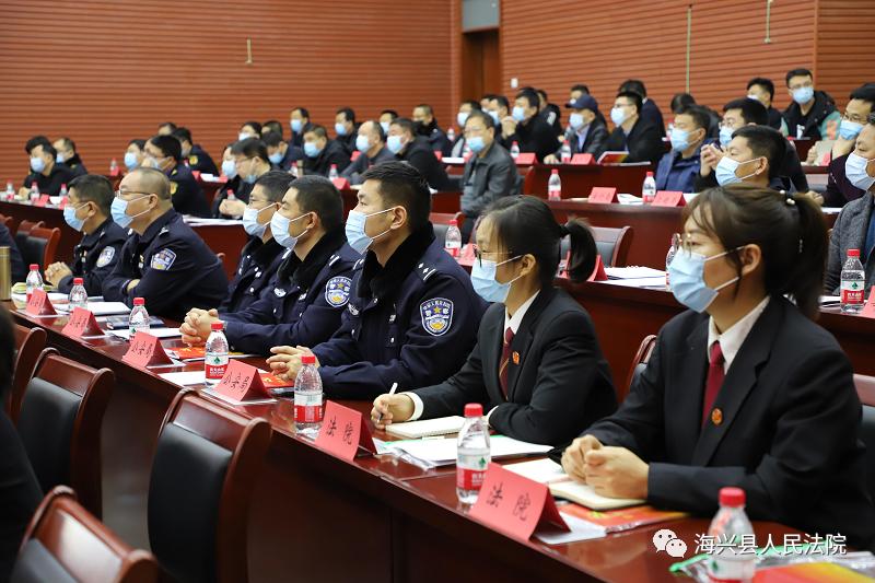 海兴法院召开新闻发布会 通报近三年行政诉讼情况