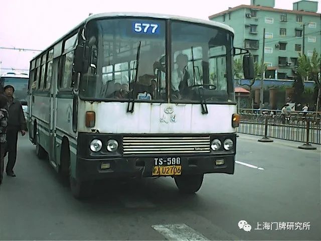 577路sk6962p型汽车,中原路(朱达艺 摄)11月25日,配合地铁8号线延吉