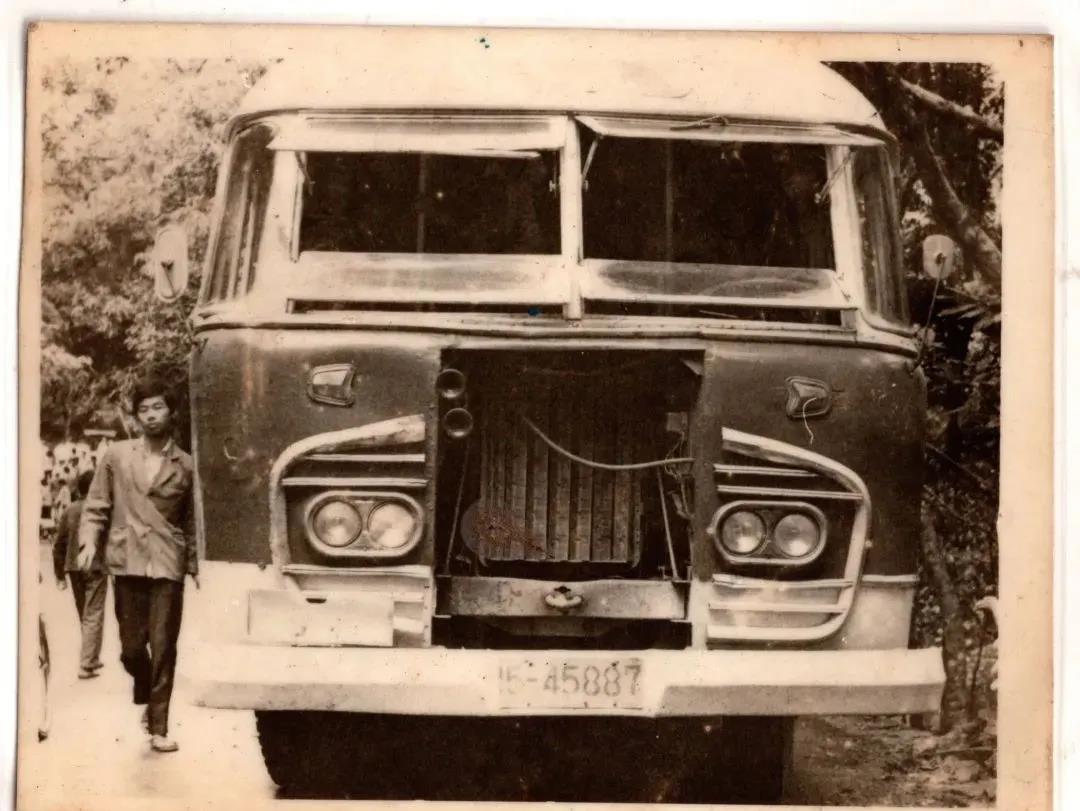 1970年前使用的广州牌-越秀牌-642型-柴油公交车.