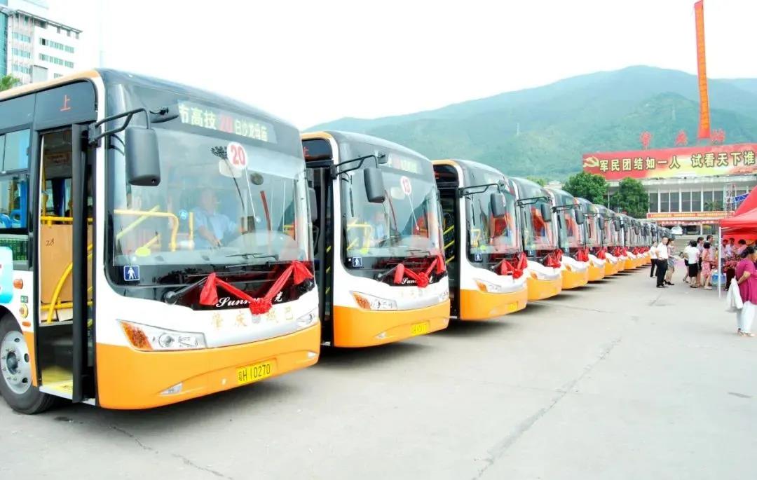 2011年肇庆首批中通牌lng天然气公交车投入使用.