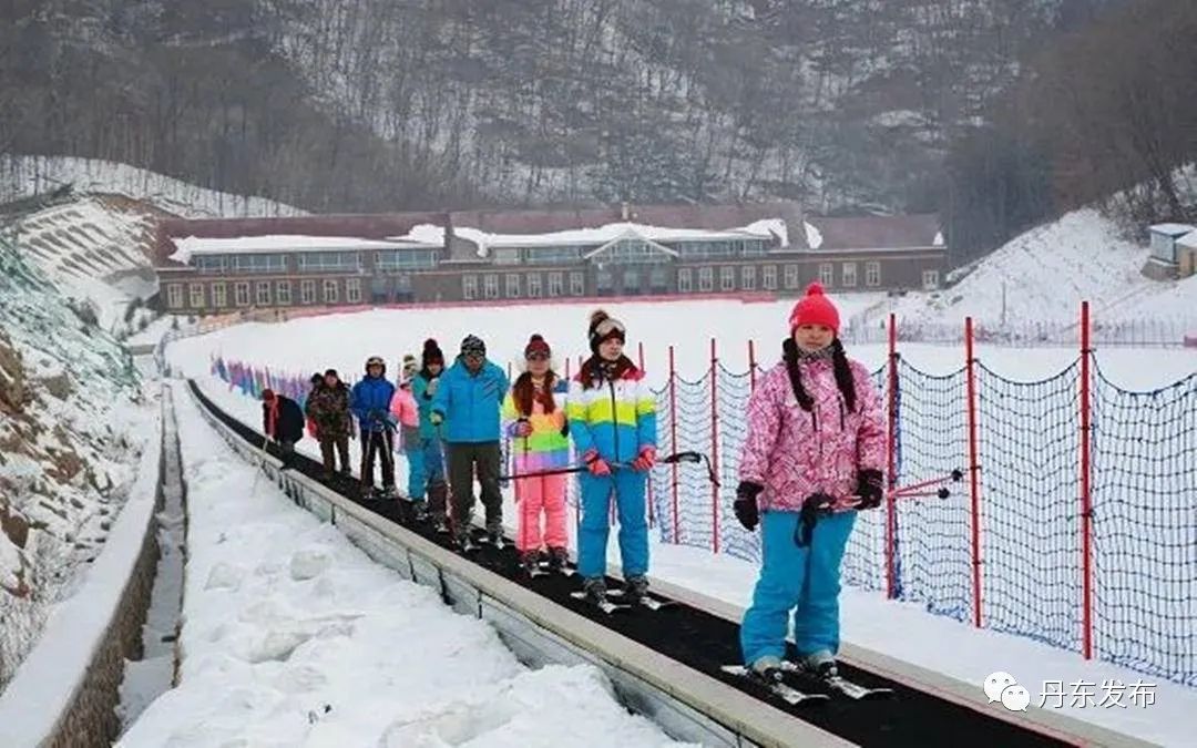 随着天桥沟滑雪旅游度假区知名度的提高,越来越多的滑雪爱好者前来