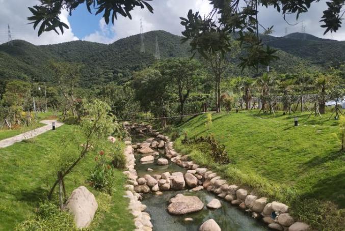 马岙村位于马岙街道南部,是街道经济文化商贸中心,离定海城区9.5公里.