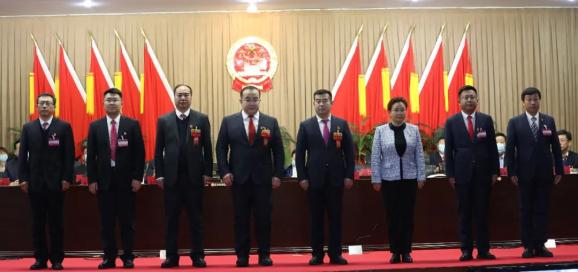 新一届四子王旗人民政府领导班子集体亮相