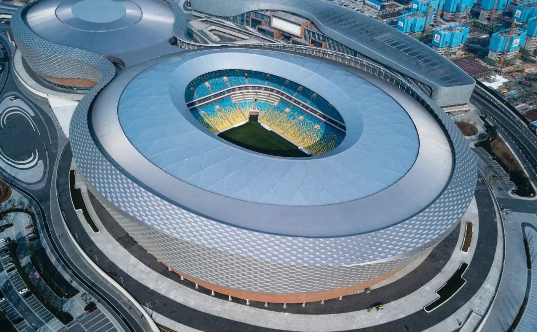 凤凰山体育公园专业足球场是2023年亚洲杯足球赛比赛用地该球场不仅是