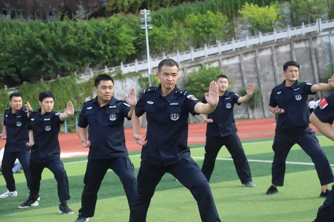 奉节县人民法院司法警察大队热烈庆祝人民警察节