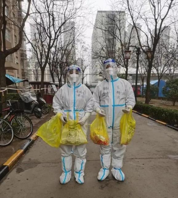 疫线图集致敬最美白衣天使