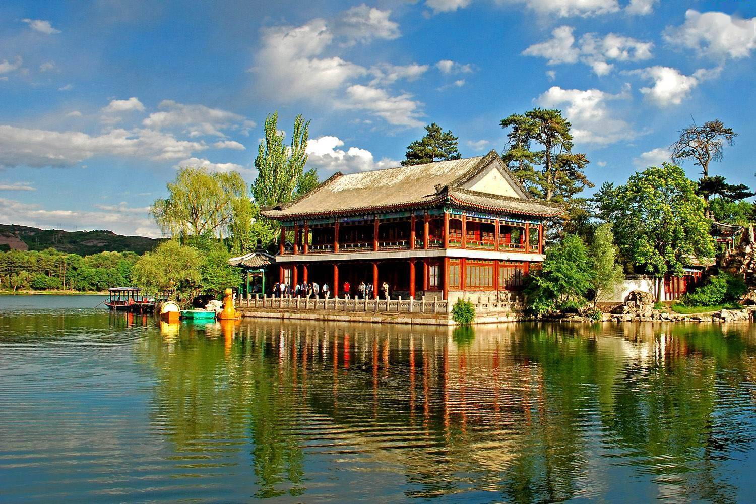 避暑山庄烟雨楼 承德市旅游和文化广电局供图