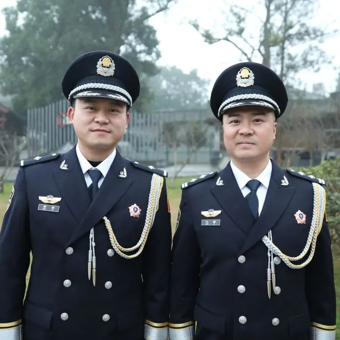 你好警礼服献给最美的你