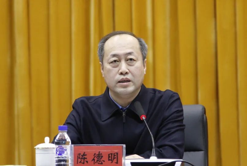 市委常委,市纪委书记,市监委主任颜廷民通报全市法院系统典型案例.
