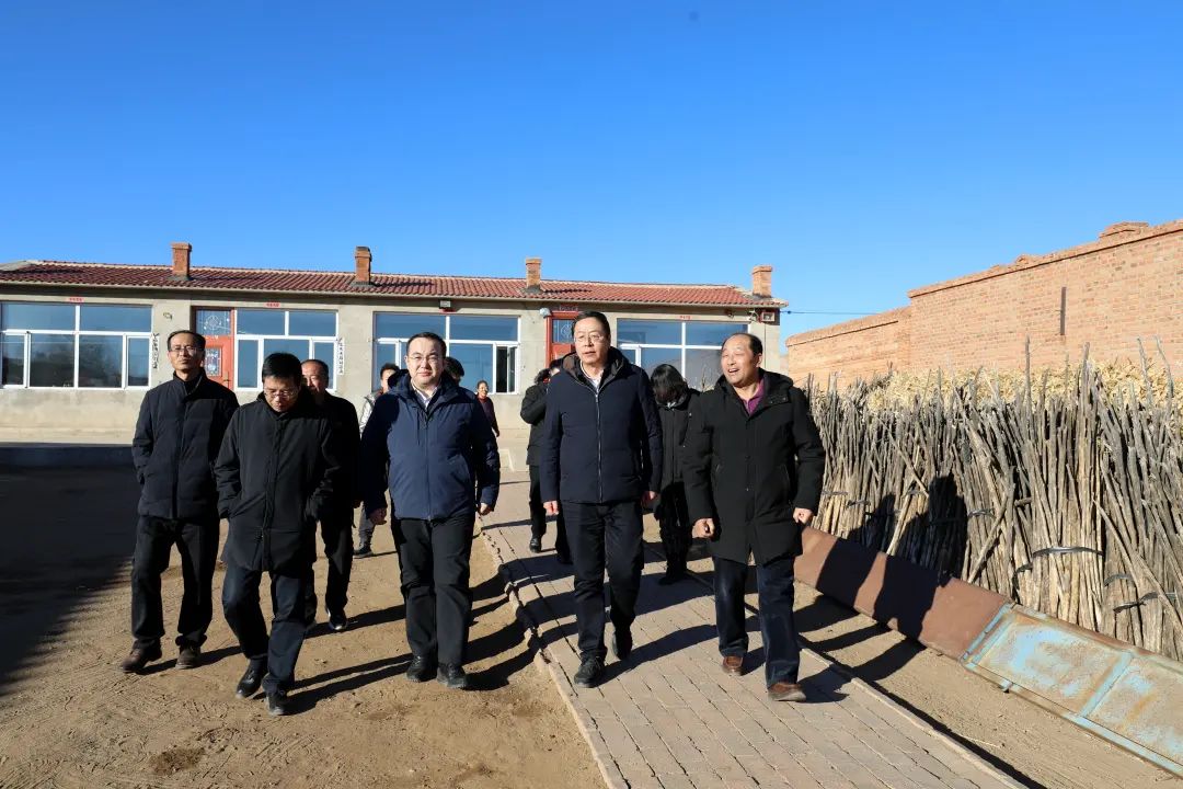 自治区乡村振兴局赴四子王旗乡村振兴包联帮扶点走访慰问