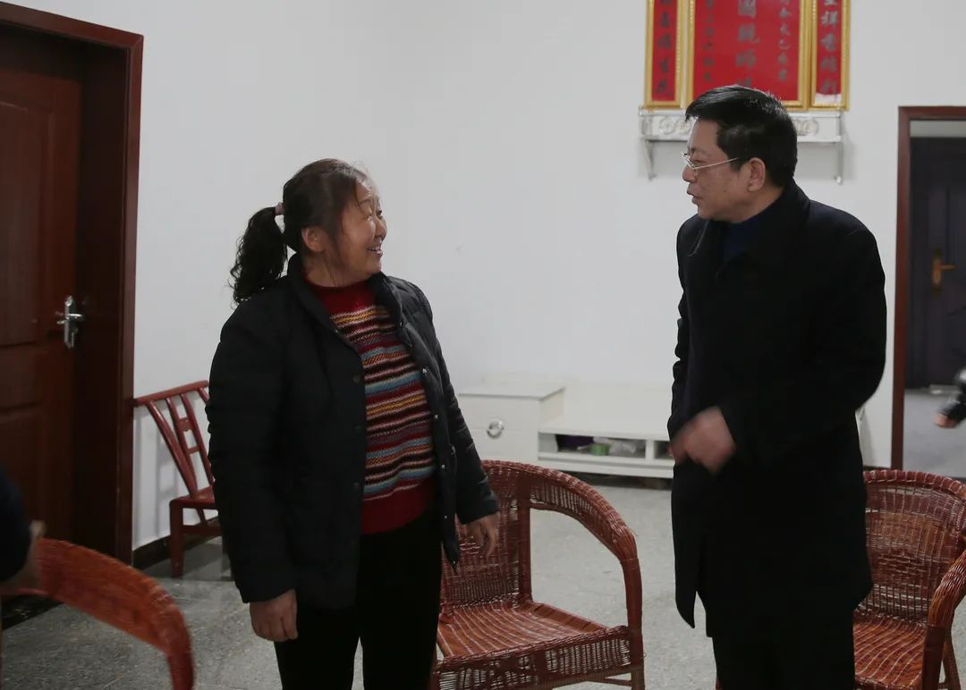 在走访中,彭亚东表示李明浩同志生前扎根基层,坚守一